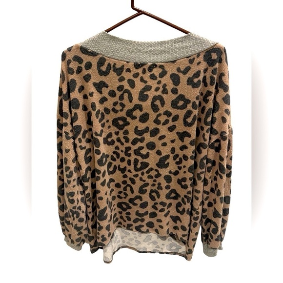 Bibi Womens Top Size Large Brown Grey Leopard Print Long Sleeve Pullover - Picture 2 of 4
